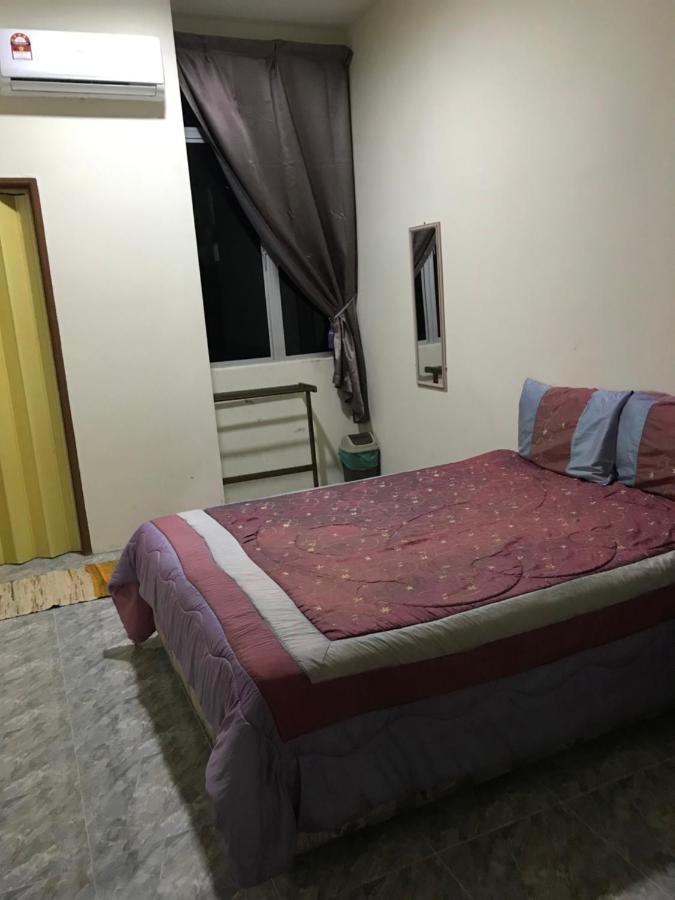 Hj Homestay Kuala Terengganu Buitenkant foto